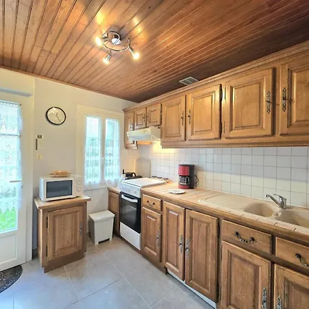 Maison De Charme Pres De Belves Avec Cheminee, Terrasse, Animaux Admis - Fr-1-616-542 Villeseque