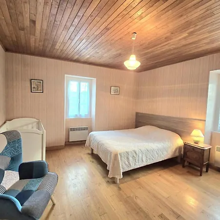 Holiday home Maison De Charme Pres De Belves Avec Cheminee, Terrasse, Animaux Admis - Fr-1-616-542 *